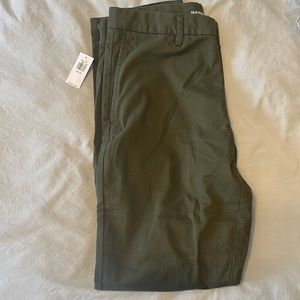 Mens 32x32 slim flex chinos in olive green